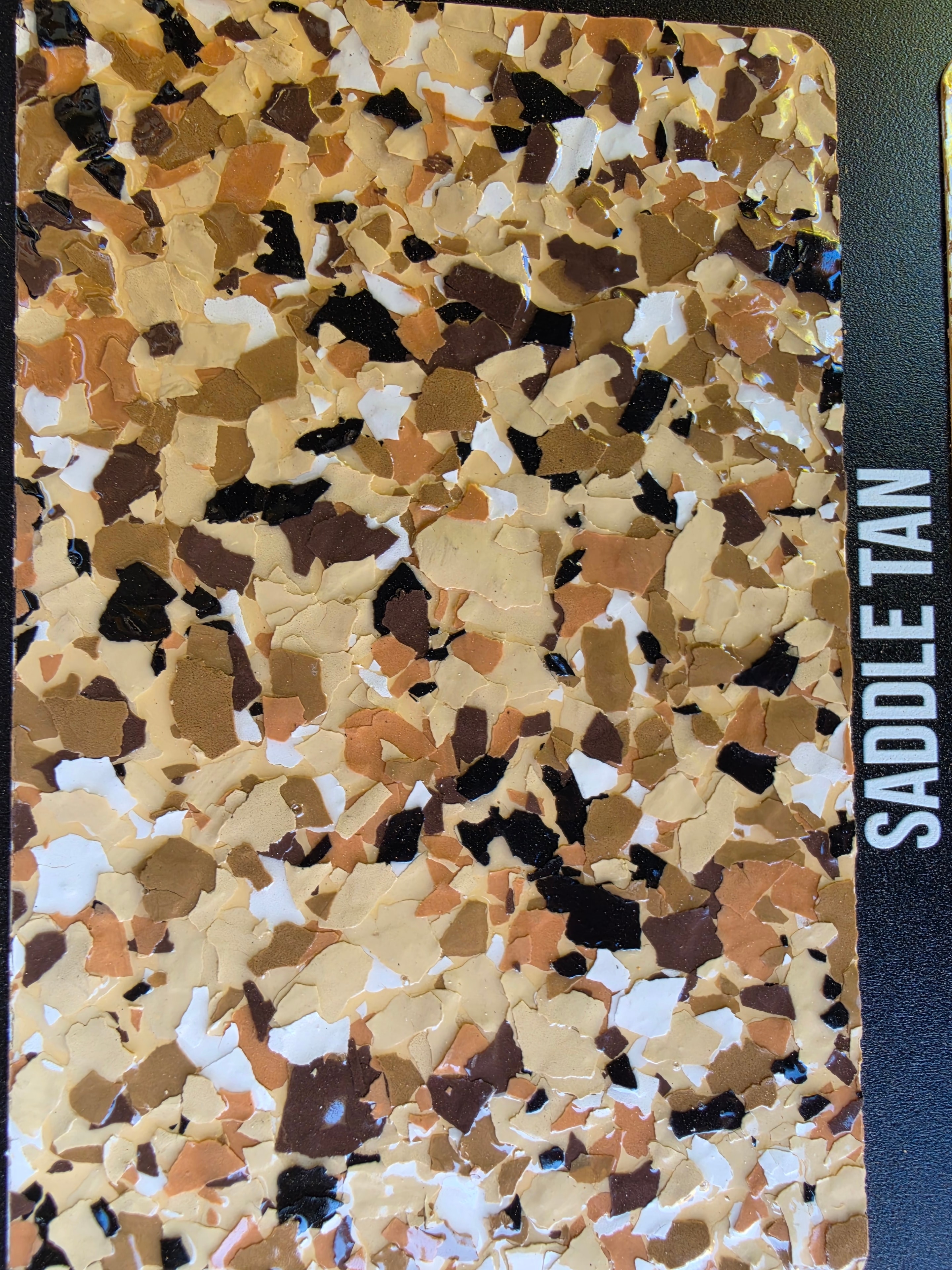 Saddle Tan epoxy flake color sample