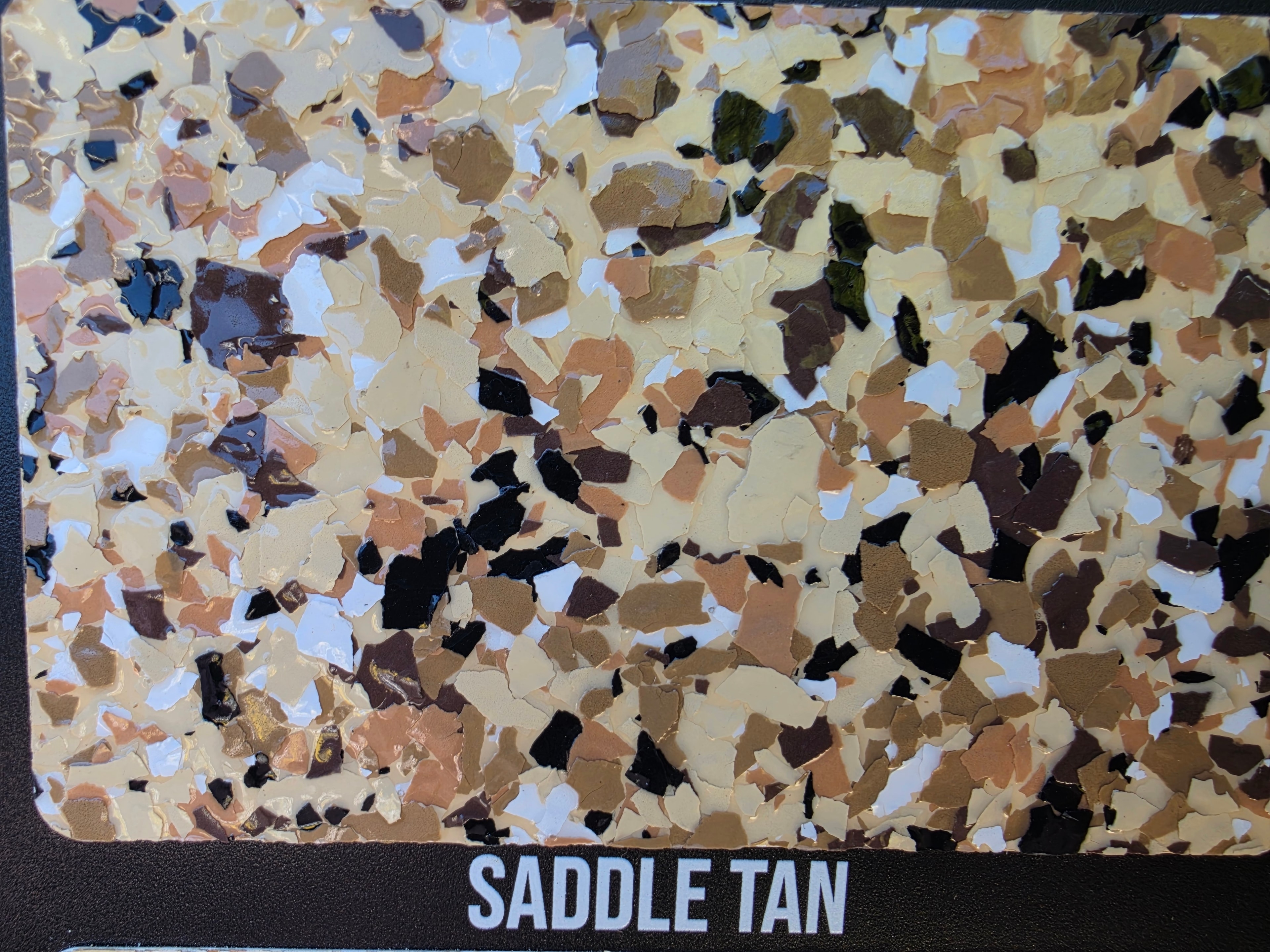 Saddle Tan epoxy flake color sample