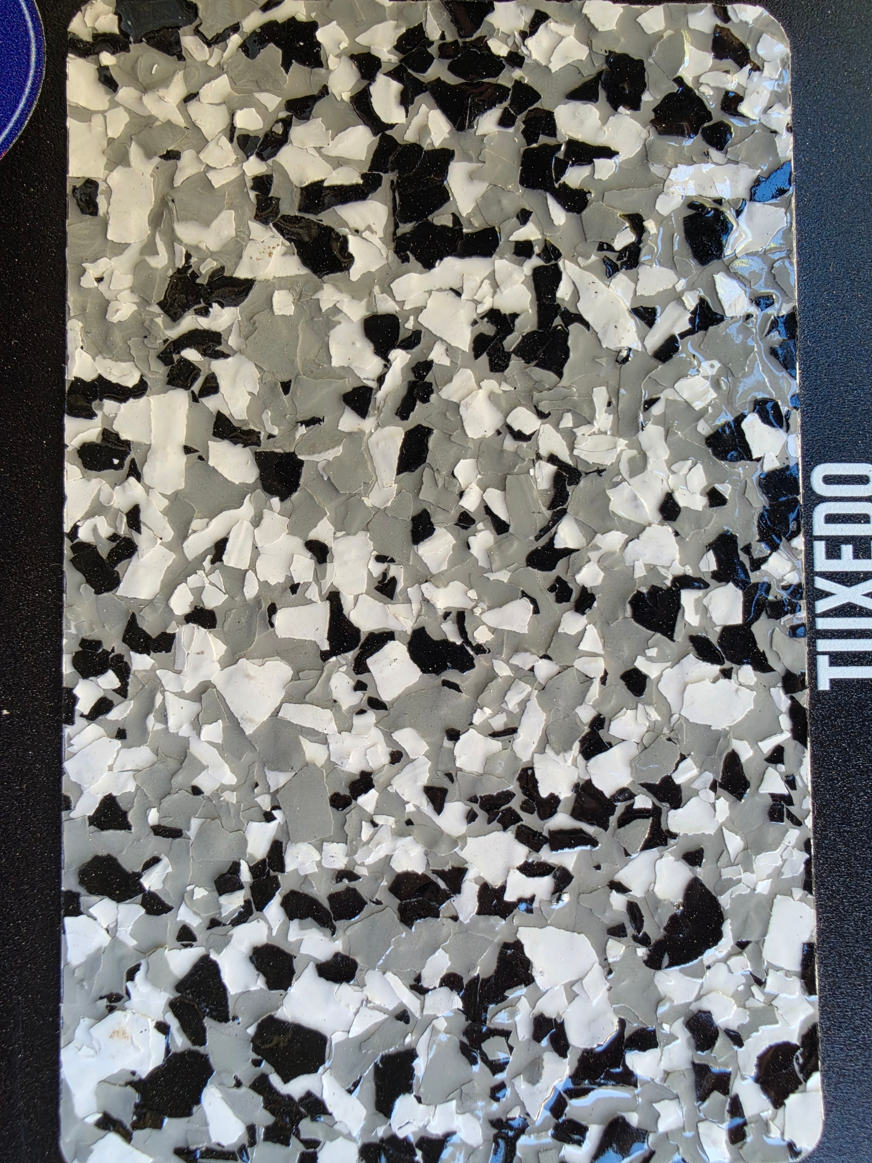 Tuxedo epoxy flake color sample